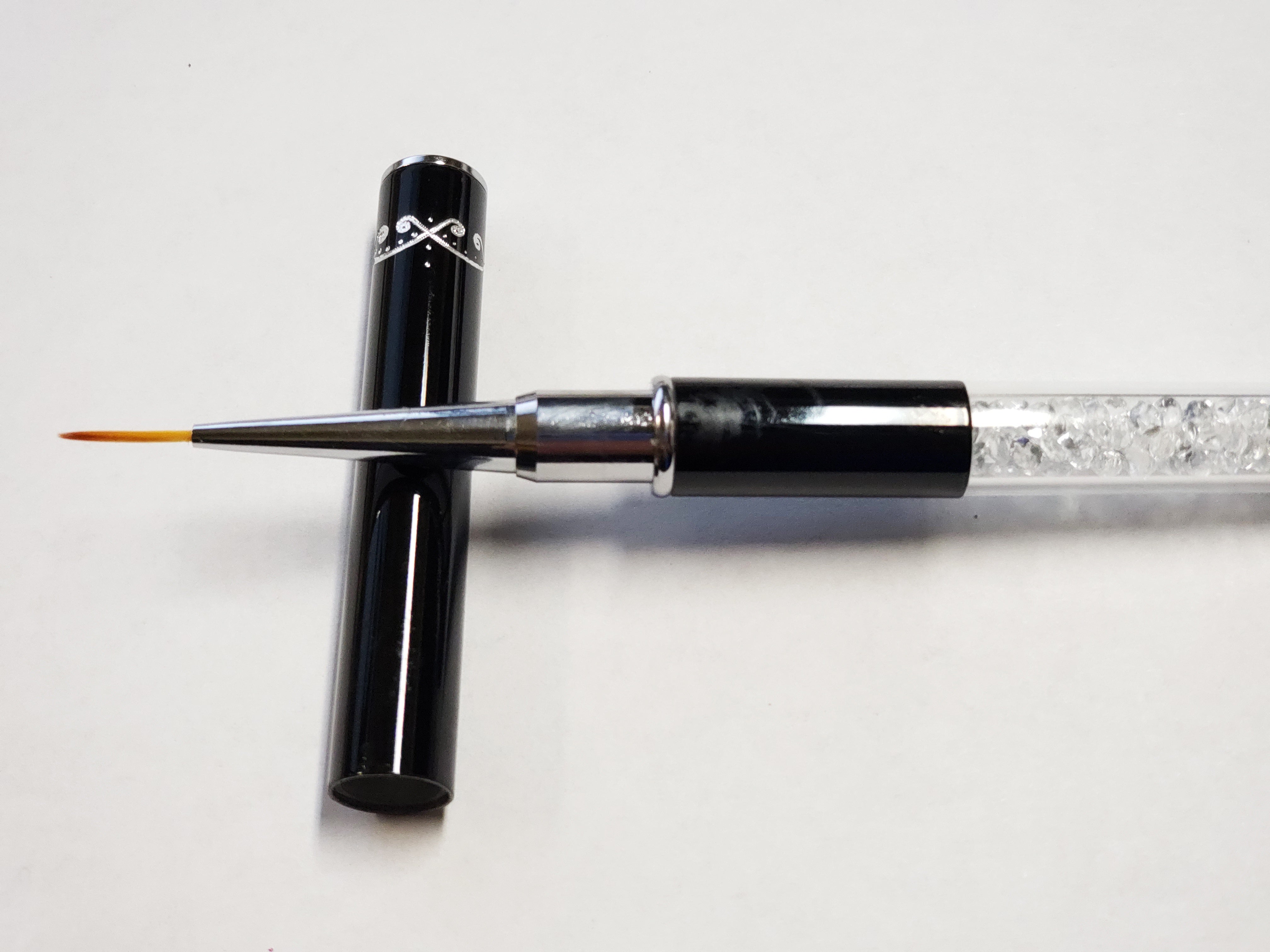 Professional Detail Nail Art Brush with 11 mm Black Handle for Precise Nail Decoration